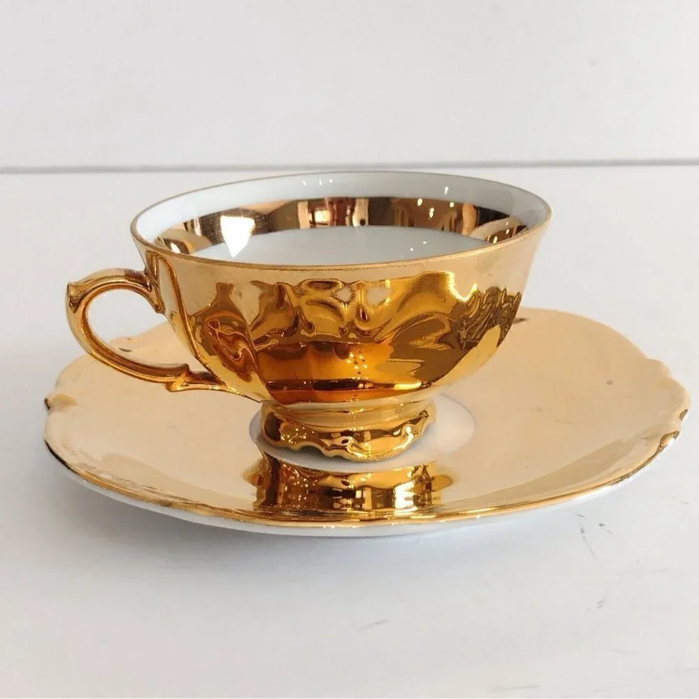 Arzberg Bavaria Porcelain Morburg a.d. Lahn Germany Demitasse Teacup Saucer Gold